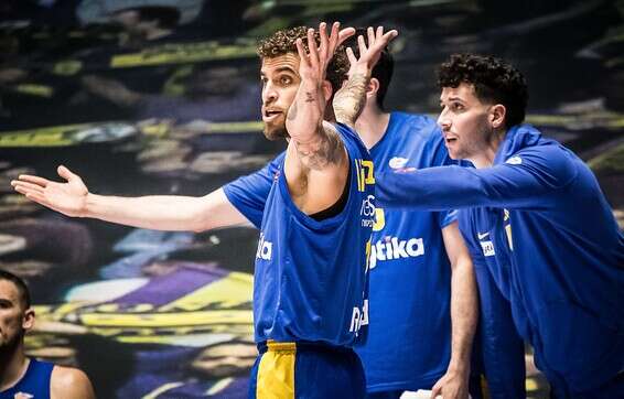 סקוטי ווילבקין מתקשה לעכל עוד שריקה של השופט // צילום: עודד קרני